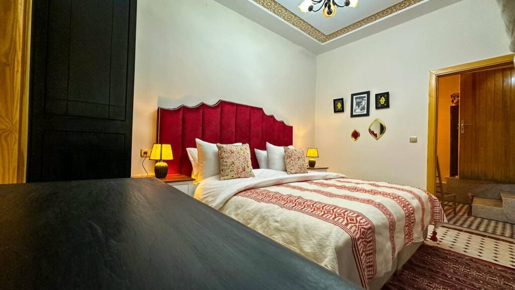 dar-magic-fes-red-room-bed