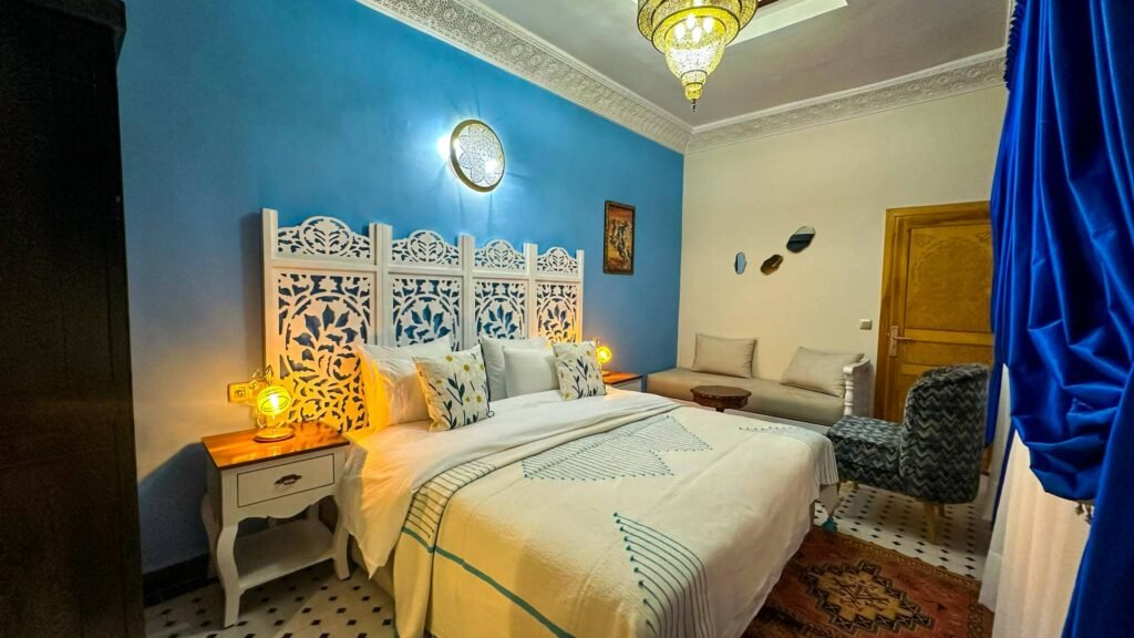 dar-magic-fes-blue-room-bed